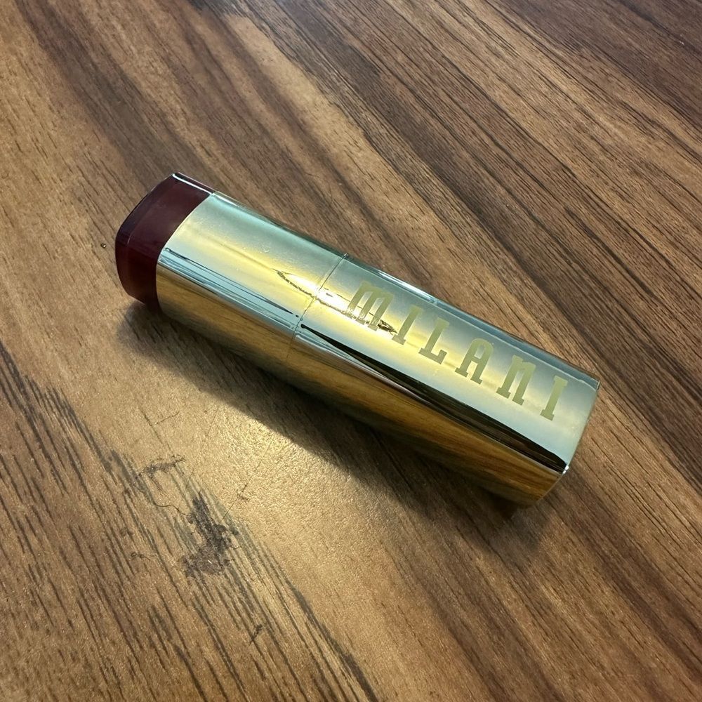 Milani matte confident 67 lipstick - Picture 3 of 4
